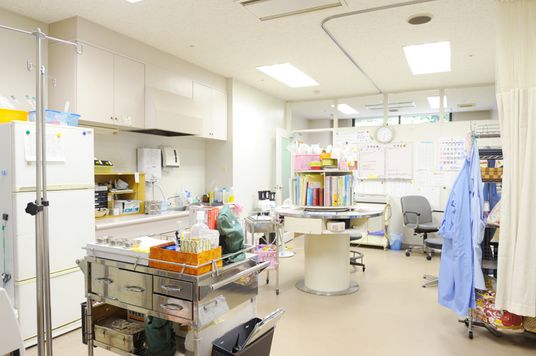 備品が整う室内
