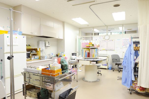 備品が整う室内