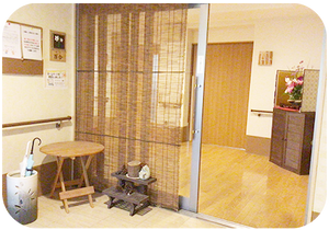 温かみのある空間の廊下