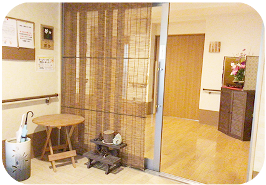 温かみのある空間の廊下