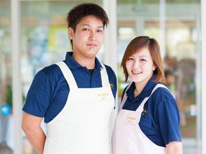スタッフ2人のエントランス  