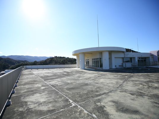広々とした明るいテラス