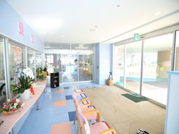 明るい入り口エリア