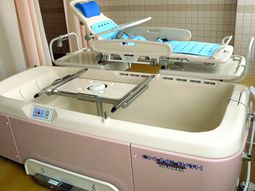 最新設備のバリアフリー浴室