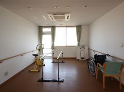 リハビリ用具の整った部屋