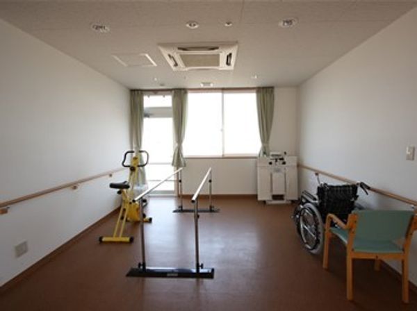 リハビリ用具の整った部屋
