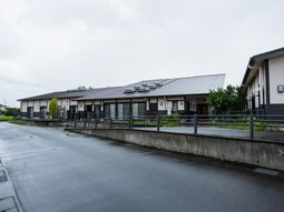雨の日の外観  