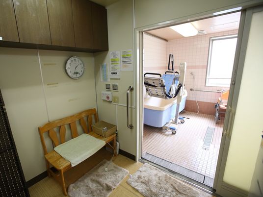 清潔な浴室と機能的な設備