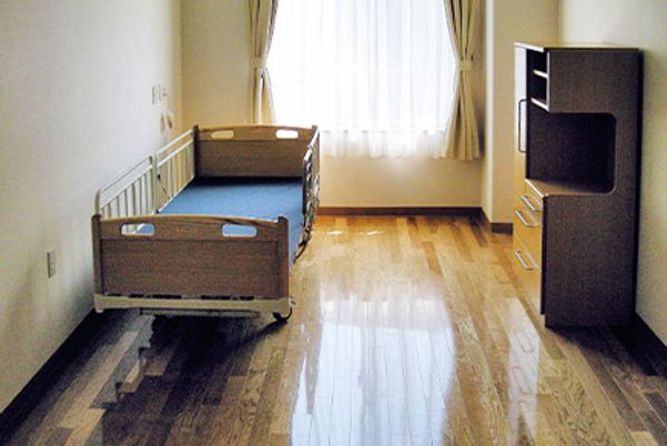 木製家具がある居室