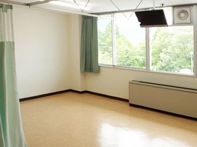 日差しが降り注ぐ部屋