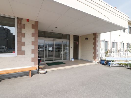  広々とした明るいエントランス  