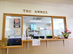 清潔感あるフロント受付