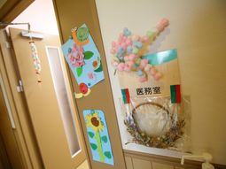 廊下の壁飾り