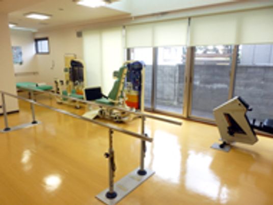 リハビリ用具が整った空間