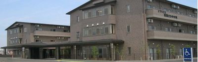 立派な建物の外観