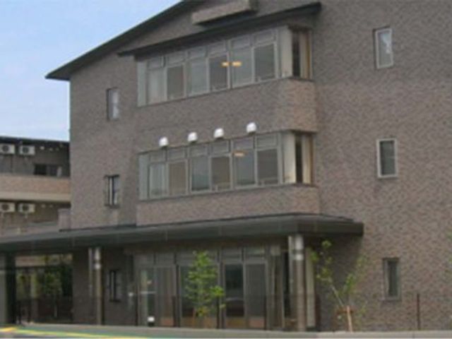 立派な建物の外観 外観 近代的なデザインが施された建物です。訪れた人を暖かく迎える雰囲気があります。