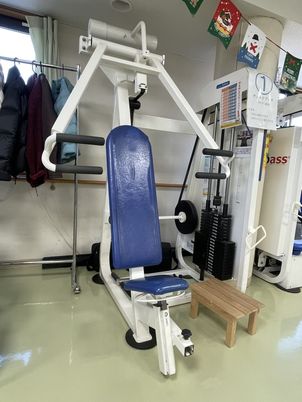 運動器具が並ぶ機能訓練室