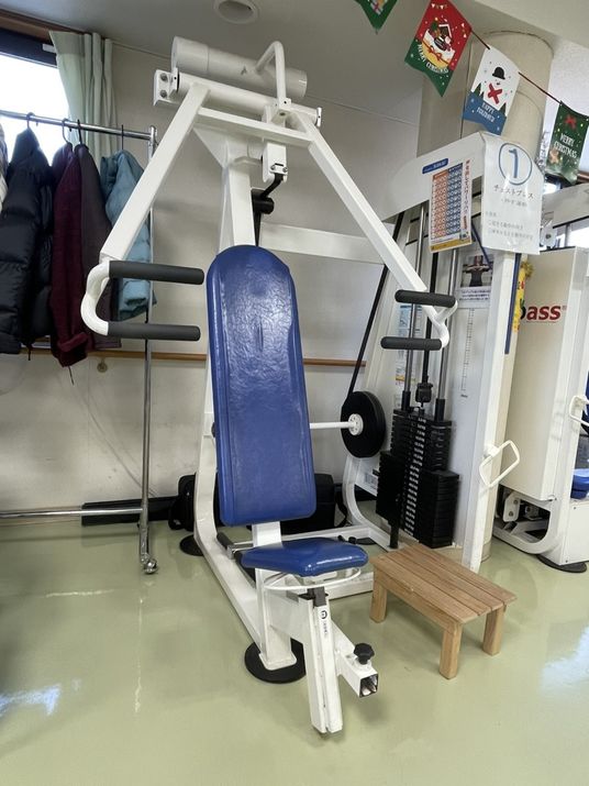 運動器具が並ぶ機能訓練室