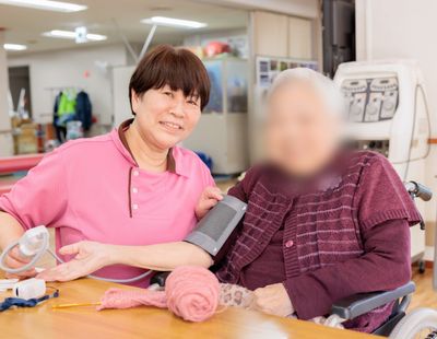 優しい健康確認場面