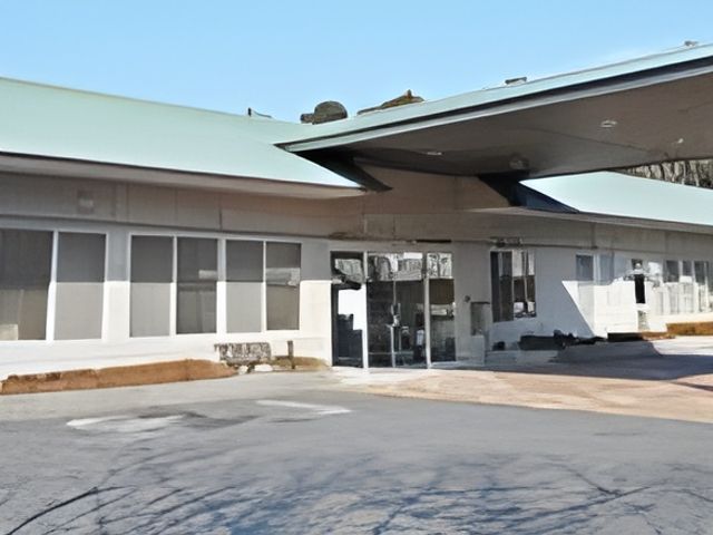 明るい入口の外観 外観 広々とした入口を備え、安全で welcoming な空間です。ここでの新しい日々を始めませんか。