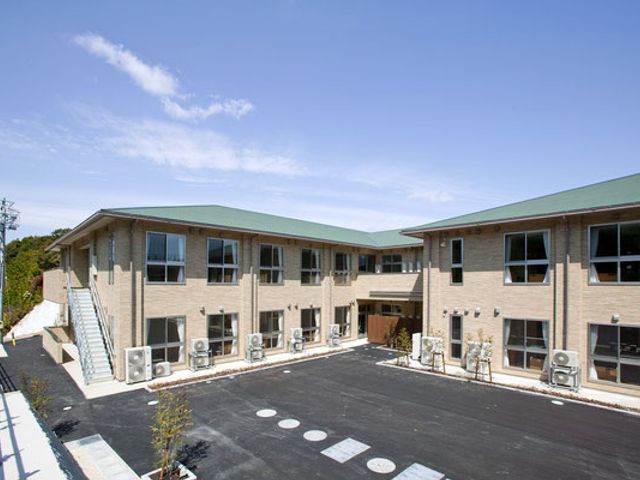 広々とした建物外観 外観 広々とした外観が、快適な就業環境を予感させます。未来の職場として安心感を与えます。