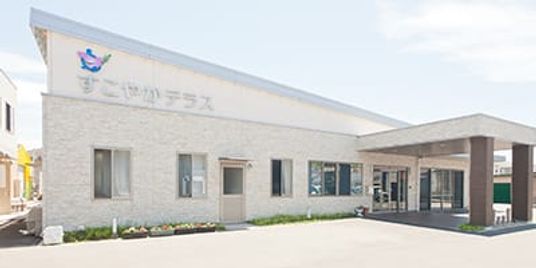 落ち着いた雰囲気の外観