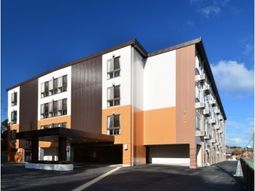 多階建てのモダン建築