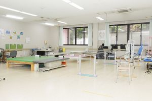 訓練器具が揃う機能訓練室