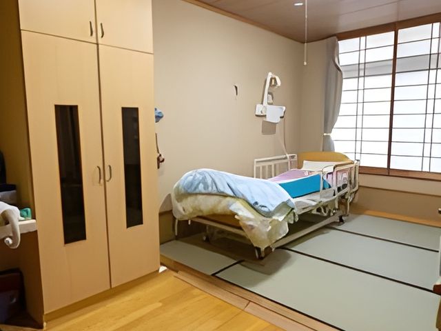 畳敷きの居室 居室 畳敷きの和室には、自然光がたっぷりと差し込み、落ち着いた雰囲気が広がっています。使いやすい収納も備えています。