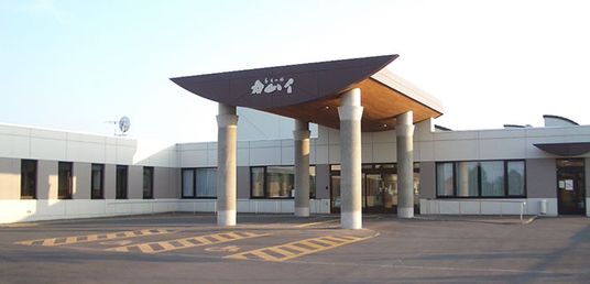開放感あふれる建物外観