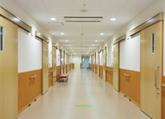 静かな長い廊下