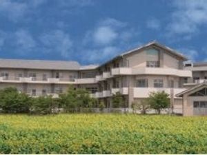 広い建物の外観  