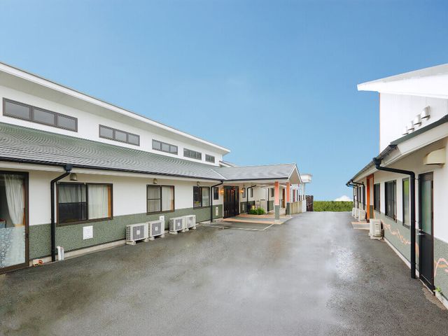 広々とした外観 外観 開放感のある建物は、明るい雰囲気で快適な就業環境を提供いたします。