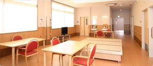 温かな光が差し込む室内