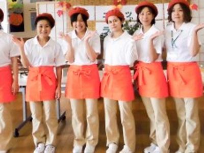 笑顔のスタッフたち 居室