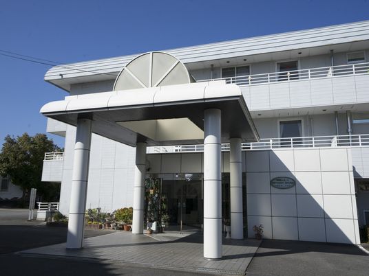 建物正面の外観  