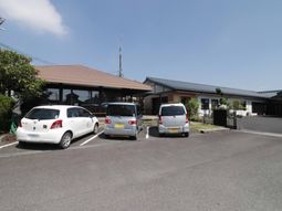 広々とした駐車場の一角