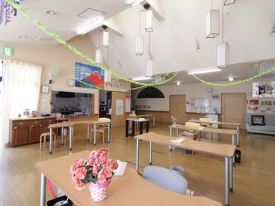 広々とした居心地の良い食堂
