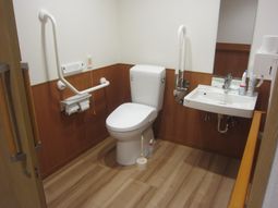 手すり付きトイレスペース