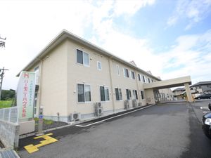 明朗なエントランス外観