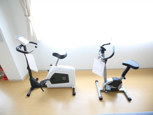運動器具が置かれた部屋