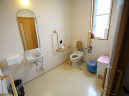 バリアフリーなトイレ空間