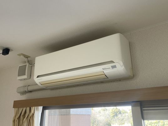 部屋のエアコン