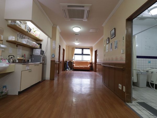 廊下の清潔な空間