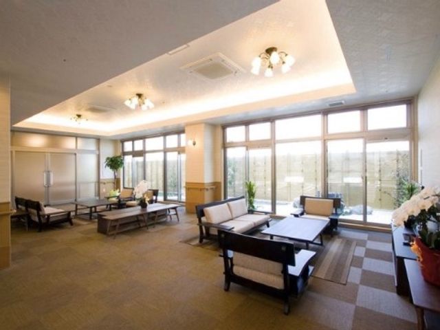 明るく広い休憩室
