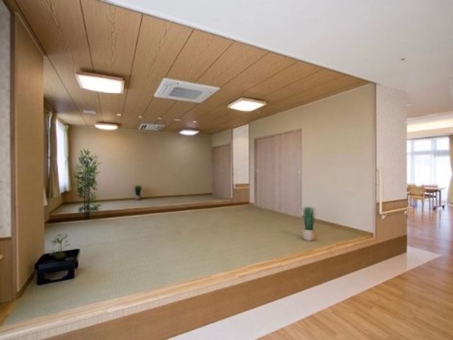 広々とした明るい和室
