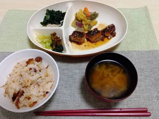 家庭的な食事の料理 料理 栄養バランスの取れた食事が提供されます。心も体も満たす、安心のメニューです。