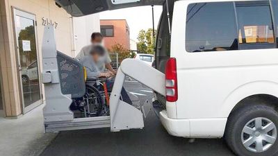 車椅子対応の送迎車