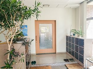 明るい玄関ホール  