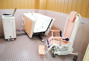 安全な入浴設備の浴室